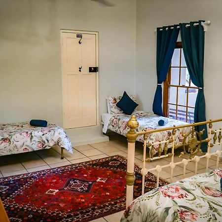 Outentique Accommodation Oudtshoorn Exterior photo