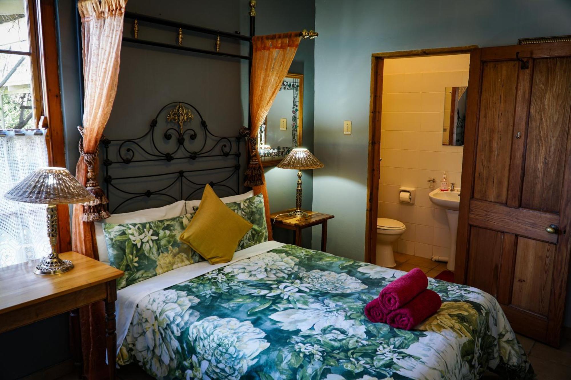Outentique Accommodation Oudtshoorn Exterior photo